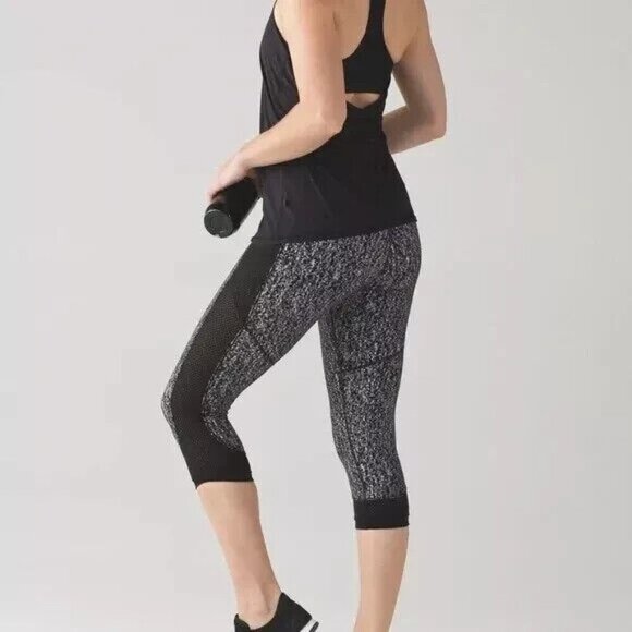 Women's - Lululemon Fit Physique Cropped Leggings - Picture 1 of 10